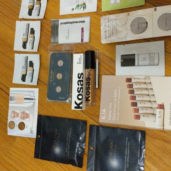 Cosmetic set - Picture 16 of 16